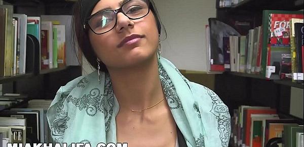  MIA KHALIFA - Lebanese Queen Removes Her Hijab And Clothes In A Public Library